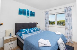 2 bedrooms, iron/ironing board, travel cot, free WiFi - Apartment Ivana - Sea View, Pet Friendly (Fažana)