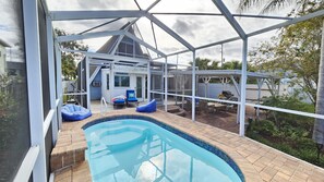 Pool - NEW - Waterfront A Frame - Screened In Pool - Pet Friendly - Private Dock  (Hernando Beach)