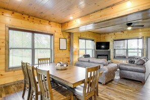 Dining - Hot Tub, Fireplace & Views: Sevierville Retreat! (Sevierville)