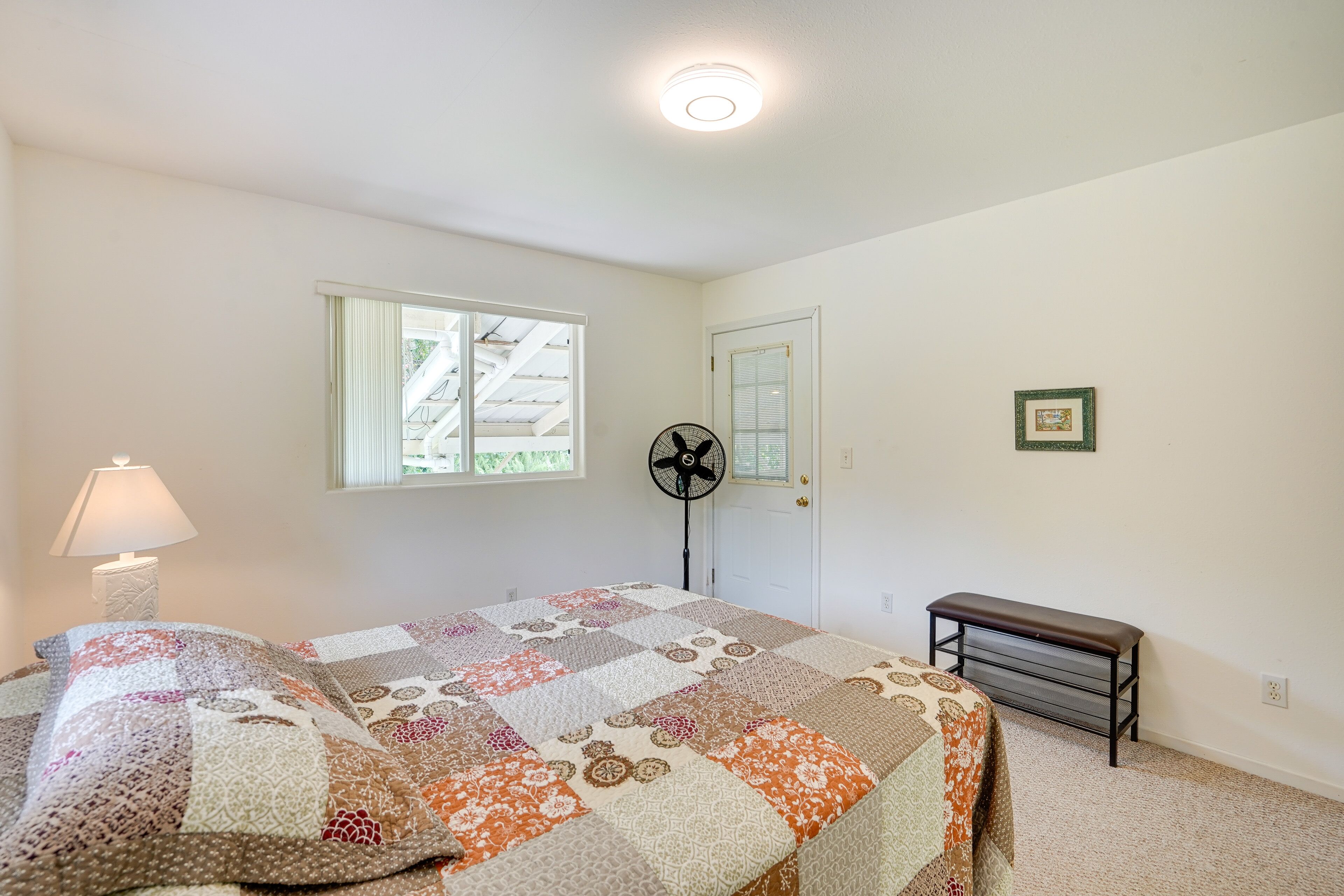 1 bedroom, desk, iron/ironing board, WiFi