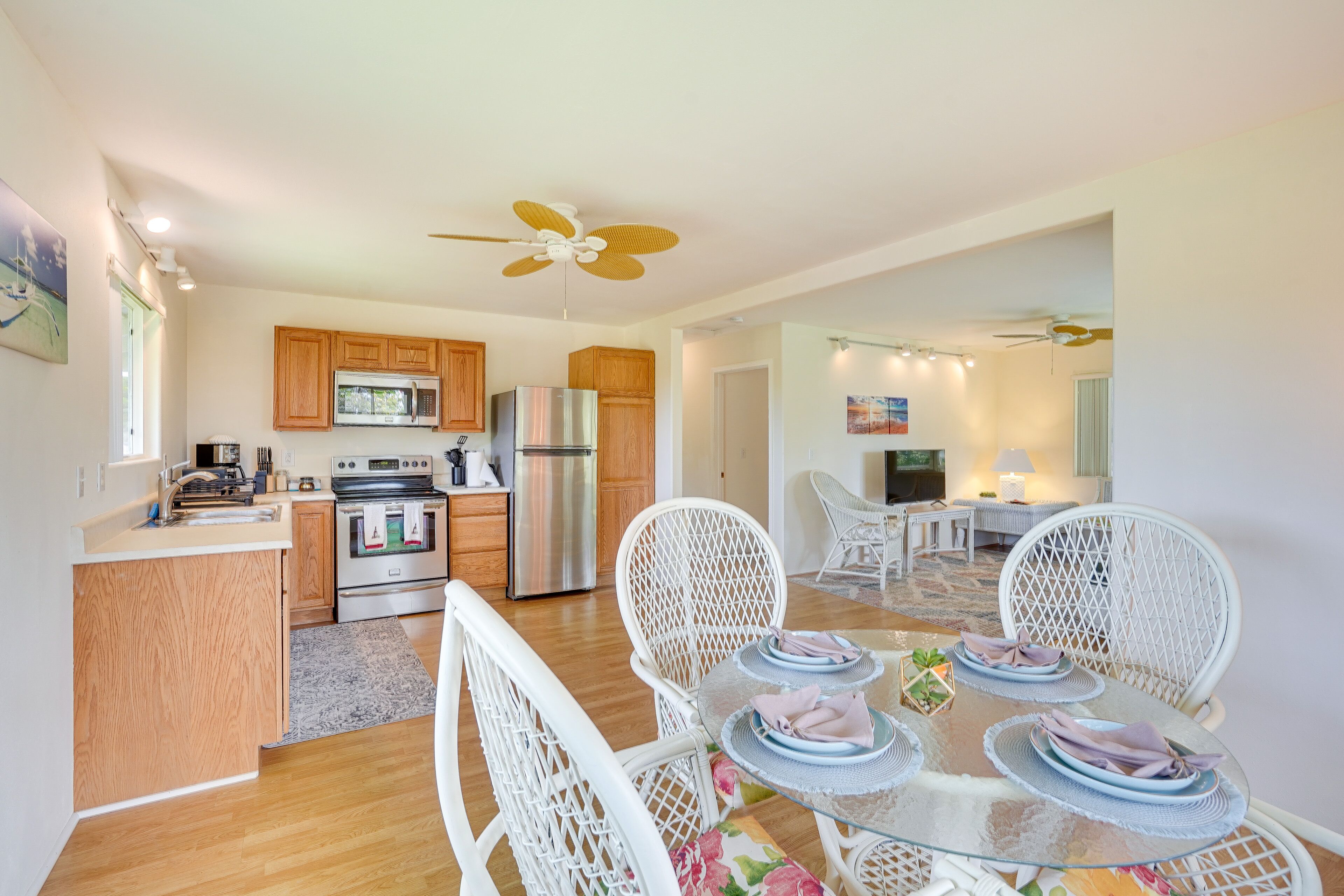 Captain Cook Home on Quiet 3 Acres w/ Fruit Trees