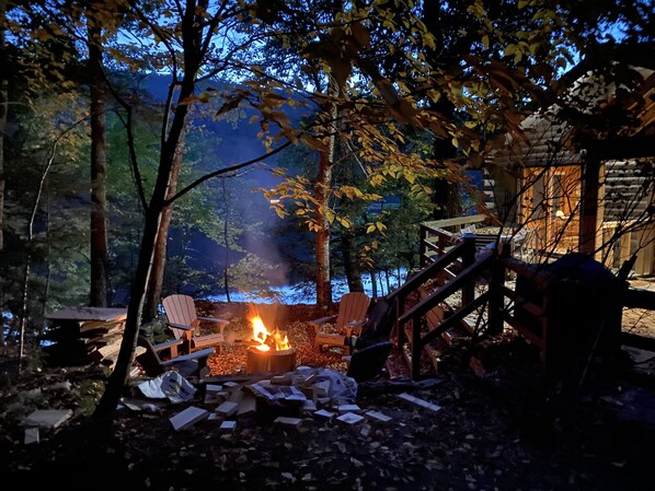 Terrace/patio - Lakefront cabin with dock, hot tub, fire pit!! (Plymouth)