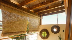 Leilighet – deluxe, badekar, delvis havutsikt | Terrasse/patio