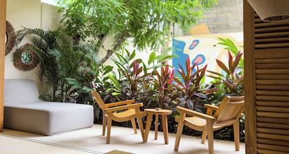 Casa Borka LUXURY FULLY FURNISHED BEACH CONDOS WITH POOL
