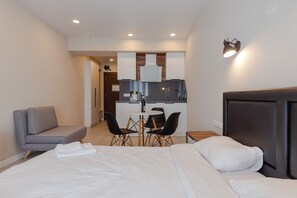 1 chambre, fer et planche à repasser, Wi-Fi, draps fournis