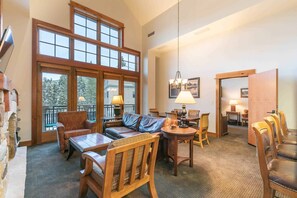 TV, fireplace - Catamount Lodge 405 Two Bedroom Platinum (Truckee)