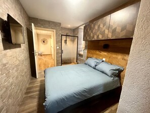 5 Schlafzimmer, Reisekinderbett, kostenloses WLAN, Bettwäsche