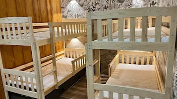 5 slaapkamers, reisbedje, gratis wifi, beddengoed