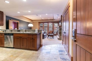 Interior - Catamount Lodge 201 - 2 Bedroom Village Residence (Truckee)