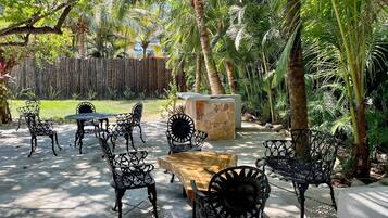 Villa, 2 habitaciones, con acceso para personas discapacitadas, Terraza | Restaurante al aire libre