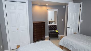 1 bedroom, bed sheets