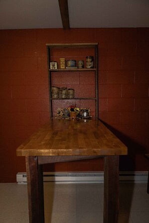 Interior - Hidden Tracks, Long Term stays welcome (Waynesburg)