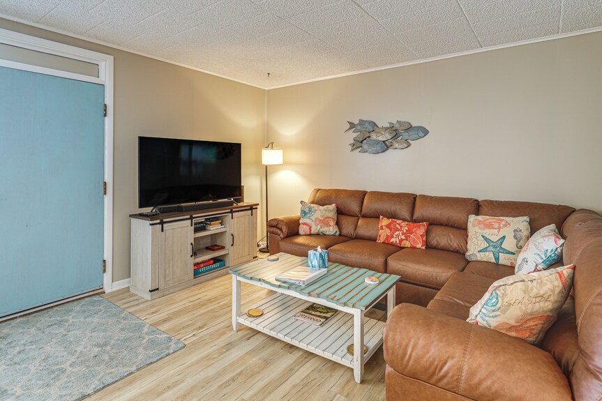 Shop, Dine, Walk To Beach! Ocean City Condo - Maryland Beach, MD