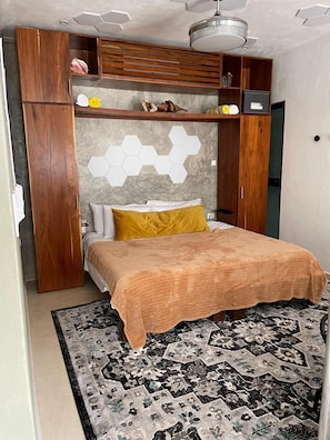 1 bedroom, iron/ironing board, travel crib, WiFi - Modern condo close to the best beach clubs in Isla (Isla Mujeres)