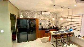 KylskÄp, mikrovÄgsugn, ugn och spishÀll