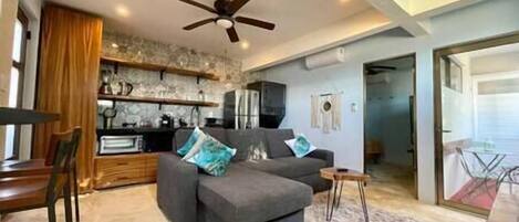 Fernseher, Stereoanlage