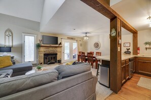 Smart TV, fireplace, video games
