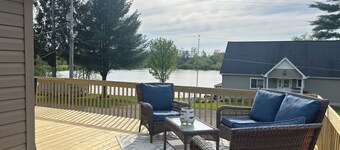 KnotRLake a cozy get-a-way with a lake view!