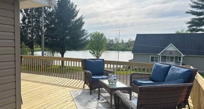 KnotRLake a cozy get-a-way with a lake view!