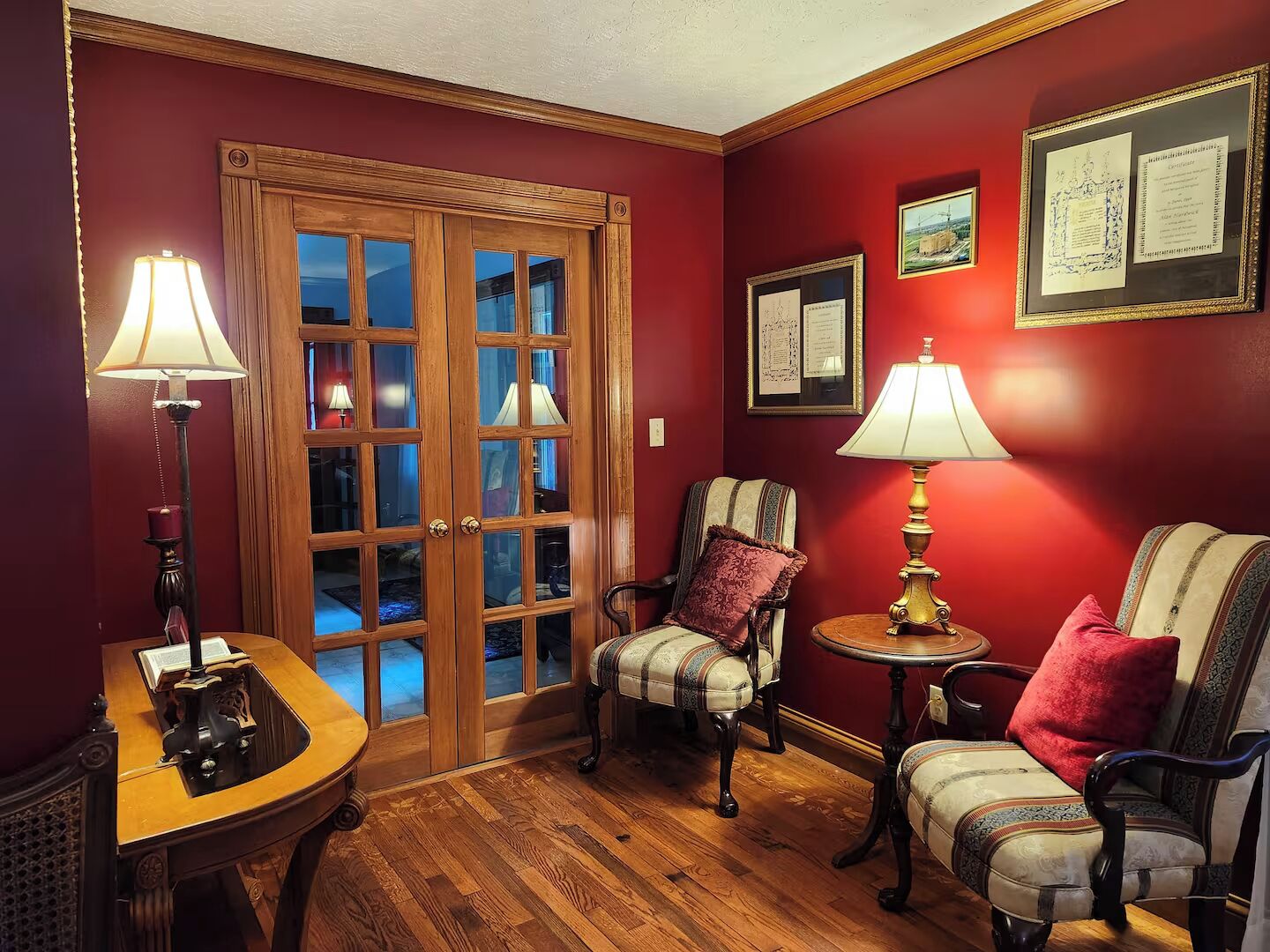 Some guests have used this quiet space as a bedroom using the queen air mattress