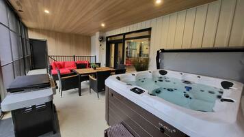 Bain à remous intérieur