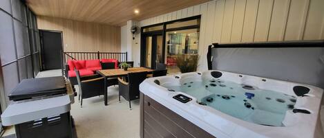 Bañera de hidromasaje interior