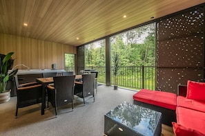 Interni