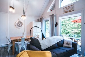 TV, caminetto, tavolo da ping pong