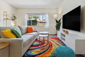 Smart TV, foosball, table tennis - Westwood Sanctuary Pool Home (Concord)