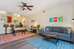 Smart TV, foosball, table tennis - Westwood Sanctuary Pool Home (Concord)