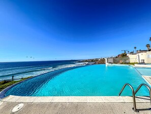 Outdoor pool - Modern-Calafia Condo-BeachAccess-12thFLR-Rosarito (Rosarito)