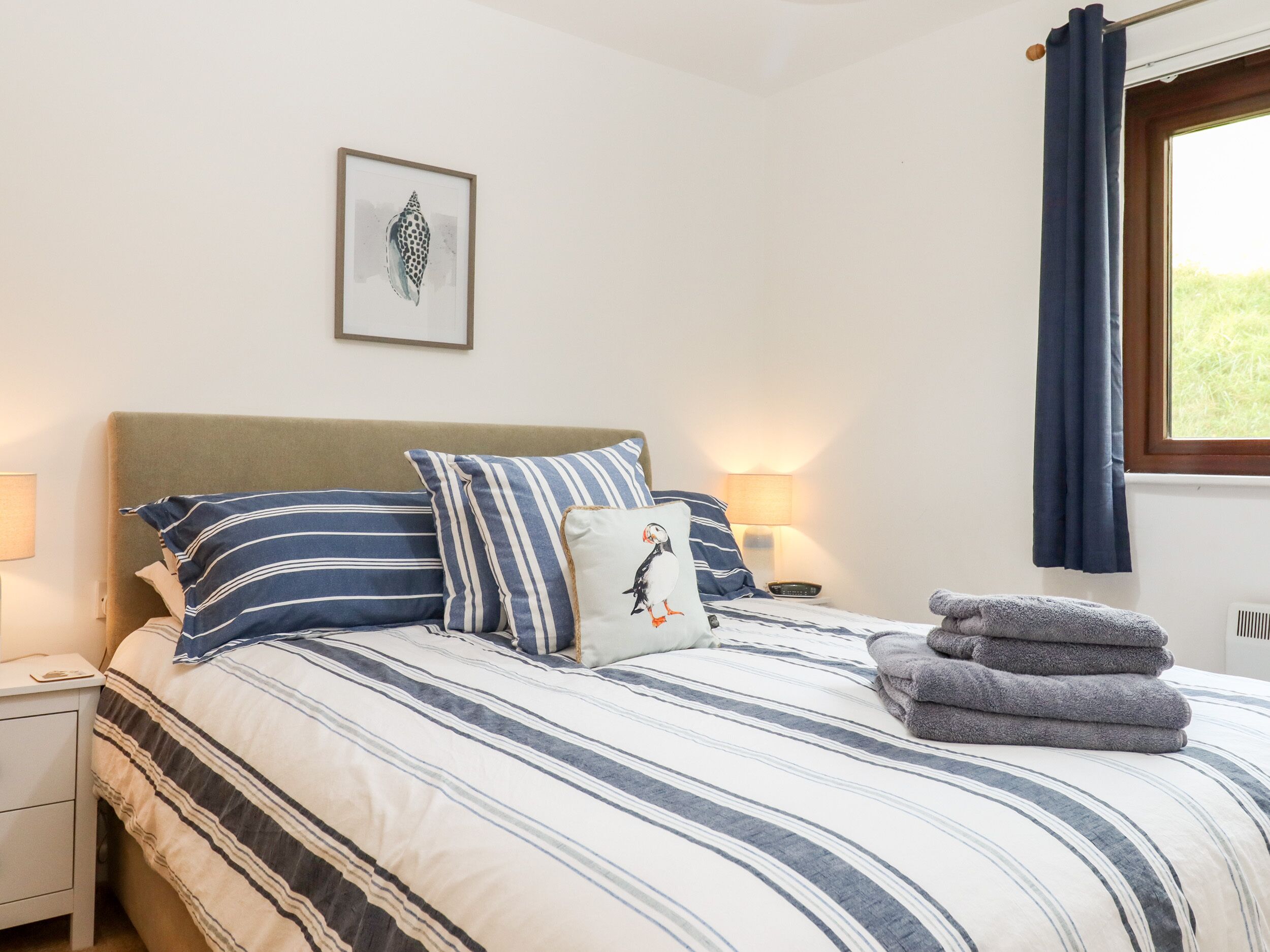 2 bedrooms, individually decorated, individually furnished, free WiFi