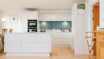Fridge, dishwasher, electric kettle, toaster