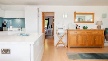 Fridge, dishwasher, electric kettle, toaster