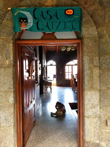 Casa Qatzij - Guest House