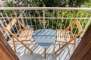 Biancheria da letto di alta qualità, materassi a doppio strato, minibar