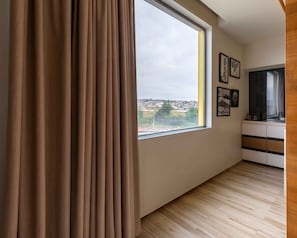 Deluxe Suite | Street view