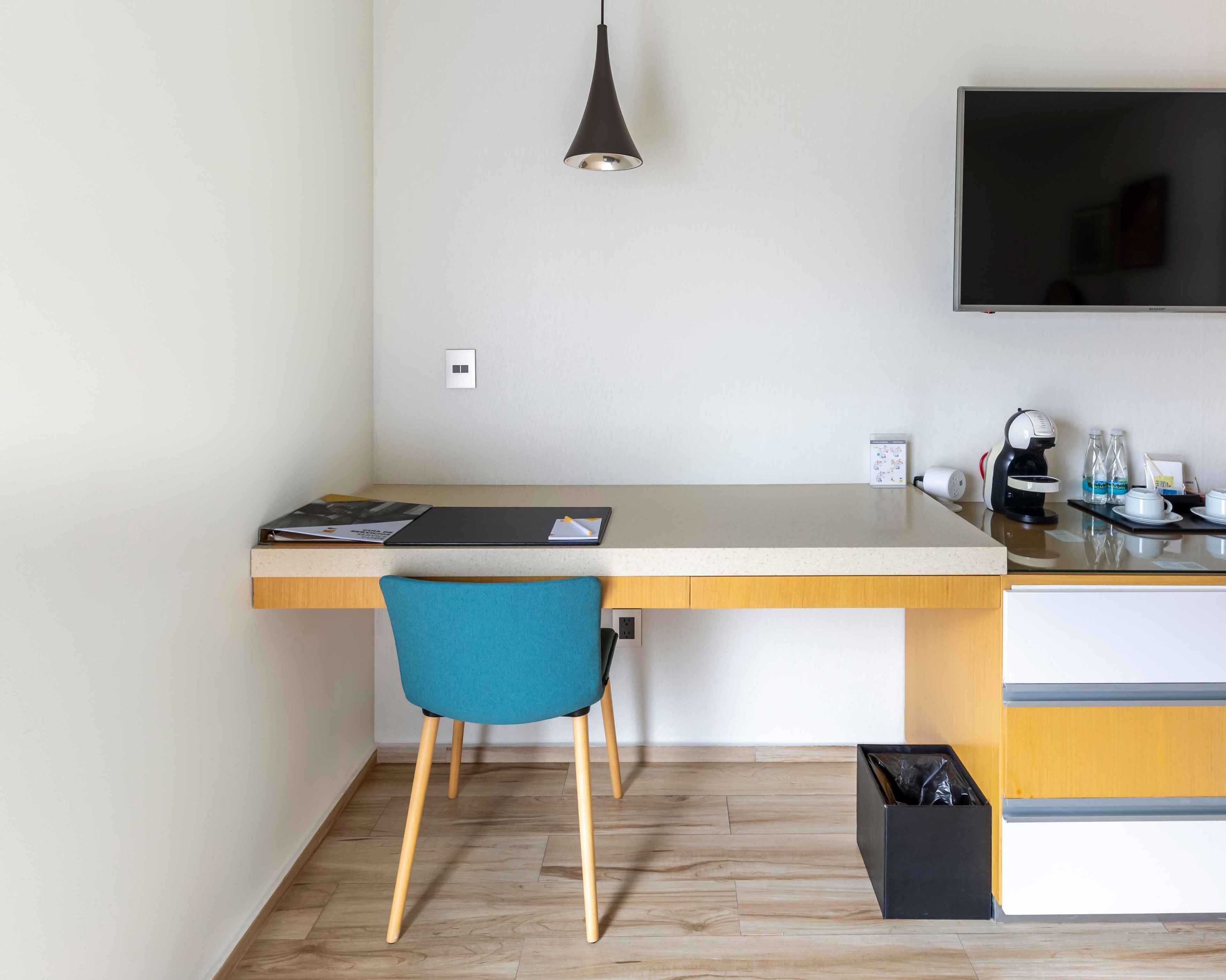 Habitación estándar, 1 cama King size | Ropa de cama de alta calidad y edredón 