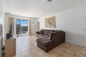 TV - 5/3 Pool home located in Sunset Ridge Community! (Davenport)