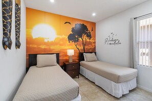 5 bedrooms, iron/ironing board, free WiFi, bed sheets - 5/3 Pool home located in Sunset Ridge Community! (Davenport)