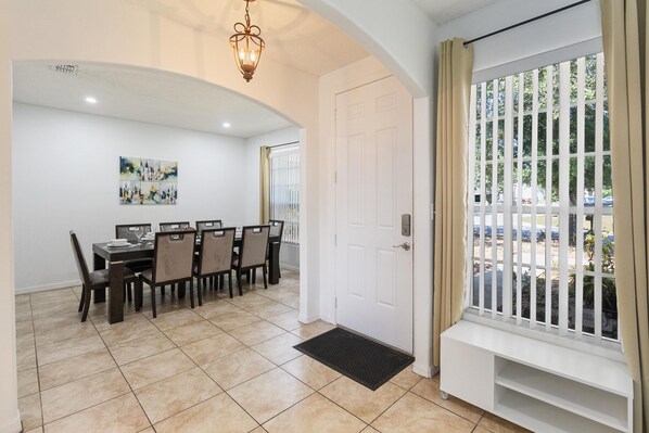 Dining - 5/3 Pool home located in Sunset Ridge Community! (Davenport)