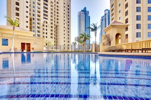 JBR-4 BR-Walking Distance to Beach & tram station