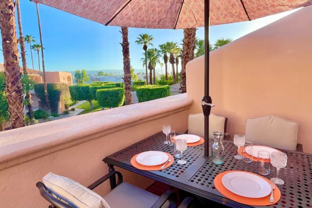 屋外ダイニングエリア