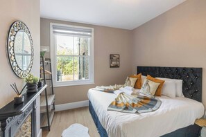 2 bedrooms, iron/ironing board, travel crib, free WiFi