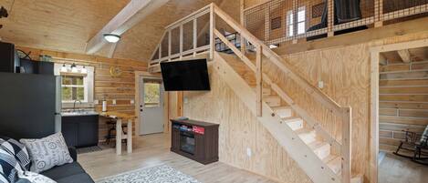 Televisión y chimenea