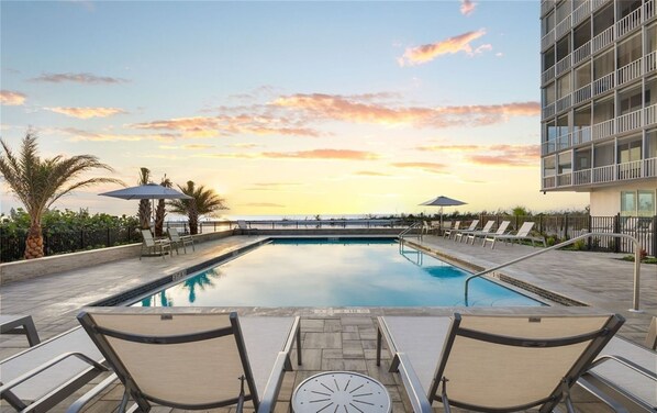 Pool - Island Reef 304 by Distinctive Beach Rentals (Fort Myers Beach)