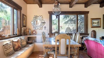 House (2 Bedrooms) | Property amenity