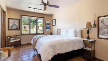 House (2 Bedrooms) | Property amenity