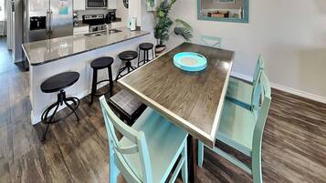 Studio (3 Bedrooms) | Property amenity