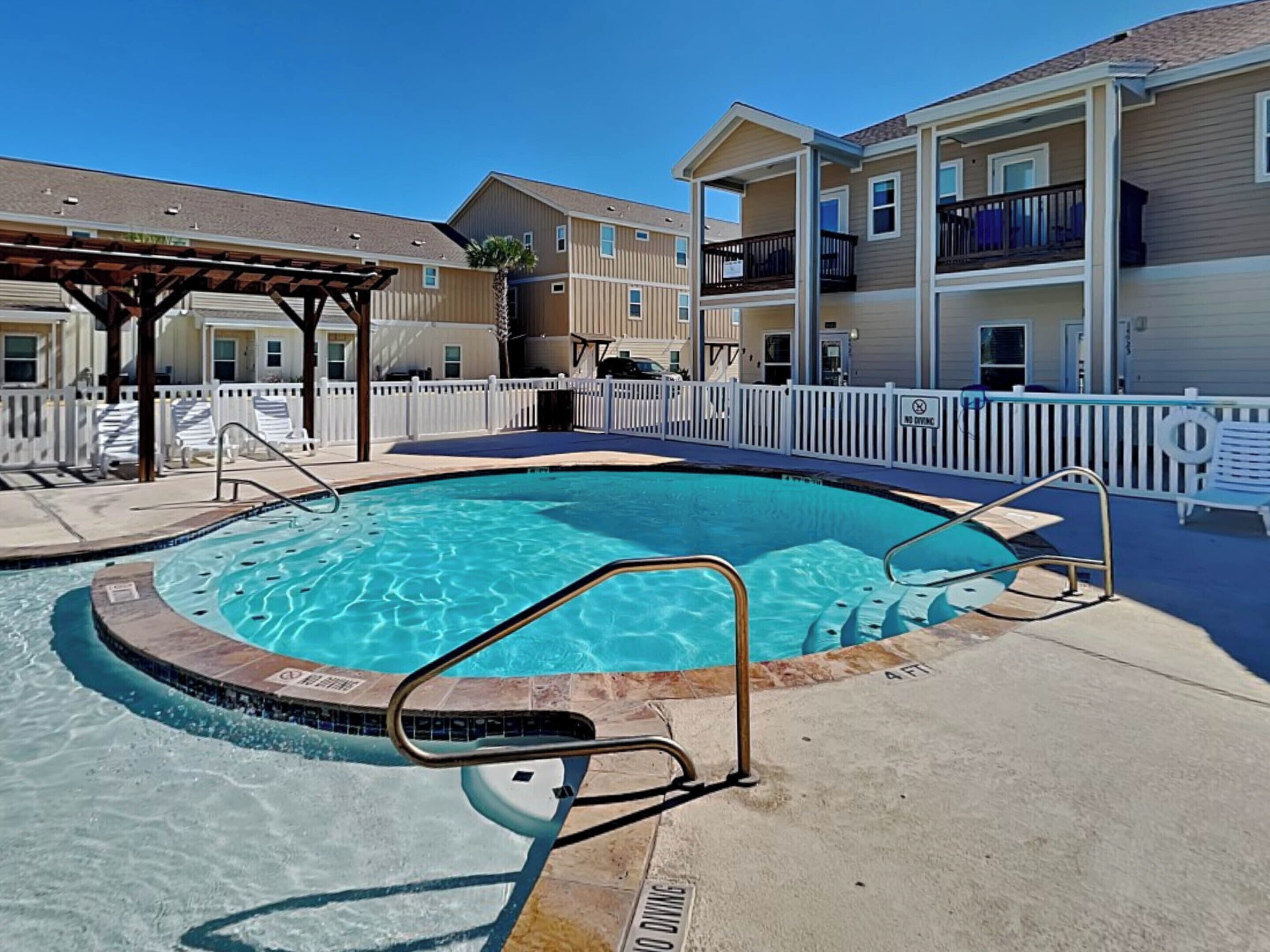 Studio (3 Bedrooms) | Property amenity